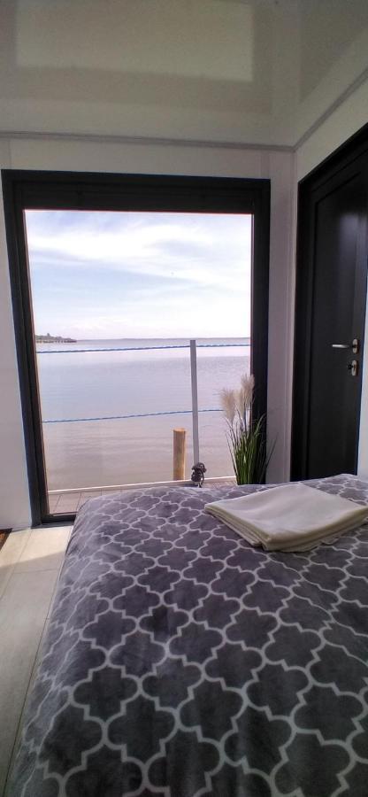 Houseboat Arka 1 - Domki Na Wodzie, Rower Wodny, Wifi, Parking Mielno  Buitenkant foto